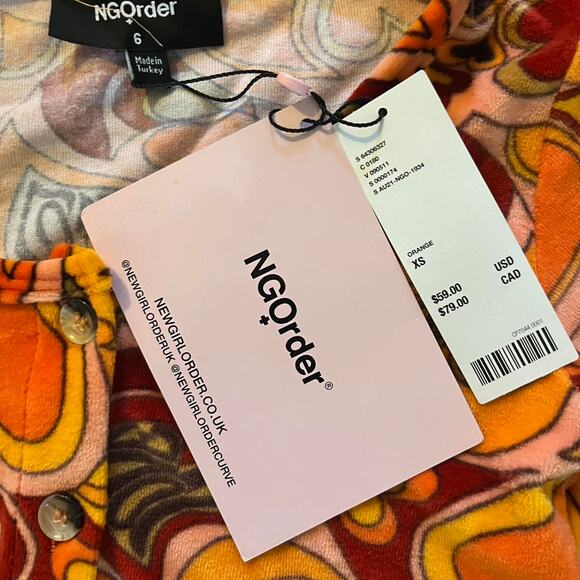 NWT Funky Colorful Groovy Urban Outfitters heart long sleeve blouse - Picture 5 of 5